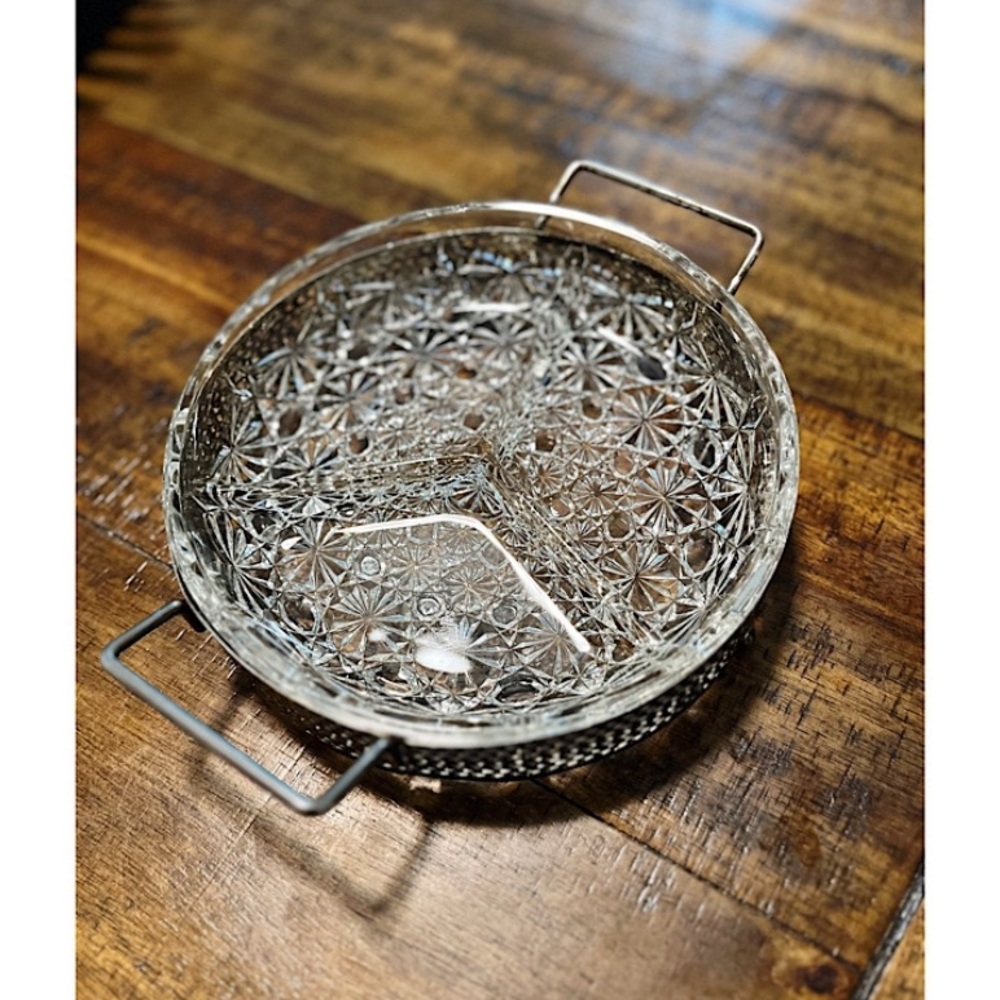Daisy & Buttons Vintage Mid Century Glass Serving Trivet Dish